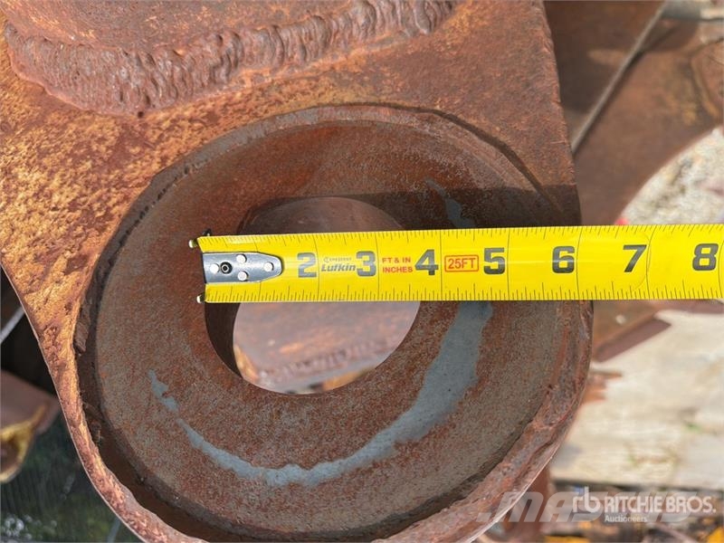Central Fabricators 56 in Digging Excavator Bucket - Fits Komatsu PC30 Pistoane