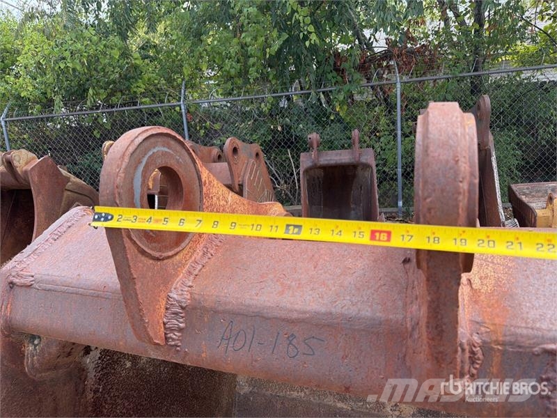 Central Fabricators 56 in Digging Excavator Bucket - Fits Komatsu PC30 Pistoane