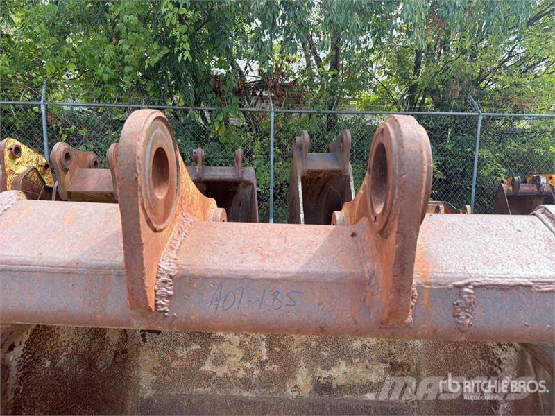 Central Fabricators 56 in Digging Excavator Bucket - Fits Komatsu PC30 Pistoane