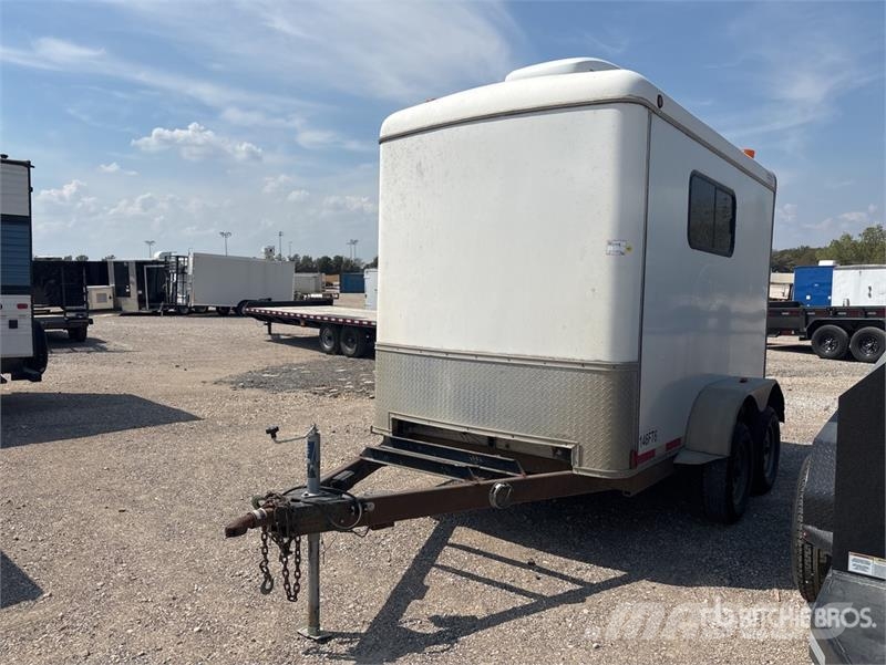 Centralia 11 ft T/A Enclosed Trailer Furgons
