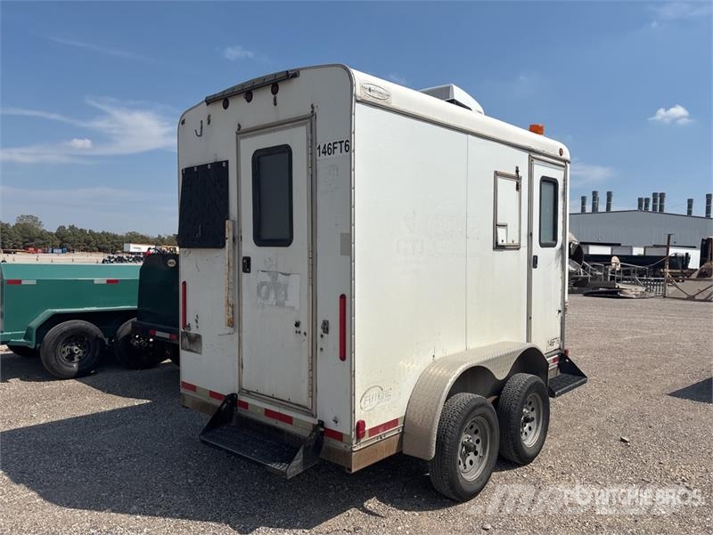 Centralia 11 ft T/A Enclosed Trailer Furgons