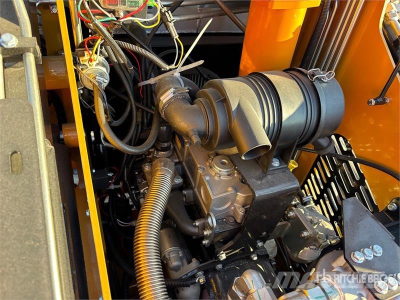 CFG KJT27 Mini Compact Track Loader (Unused) Skid steer loaders