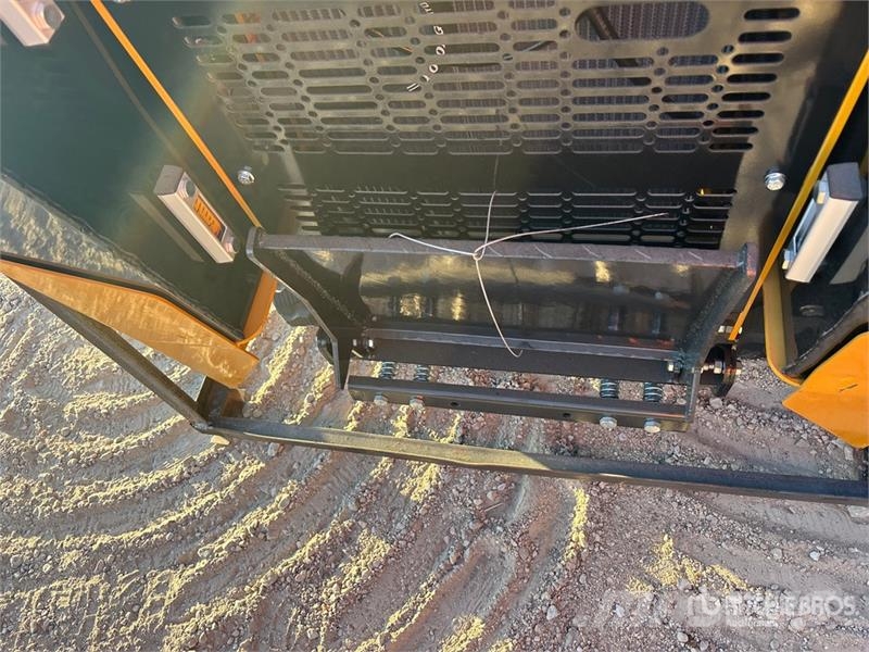 CFG KJT27 Mini Compact Track Loader (Unused) Skid steer loaders