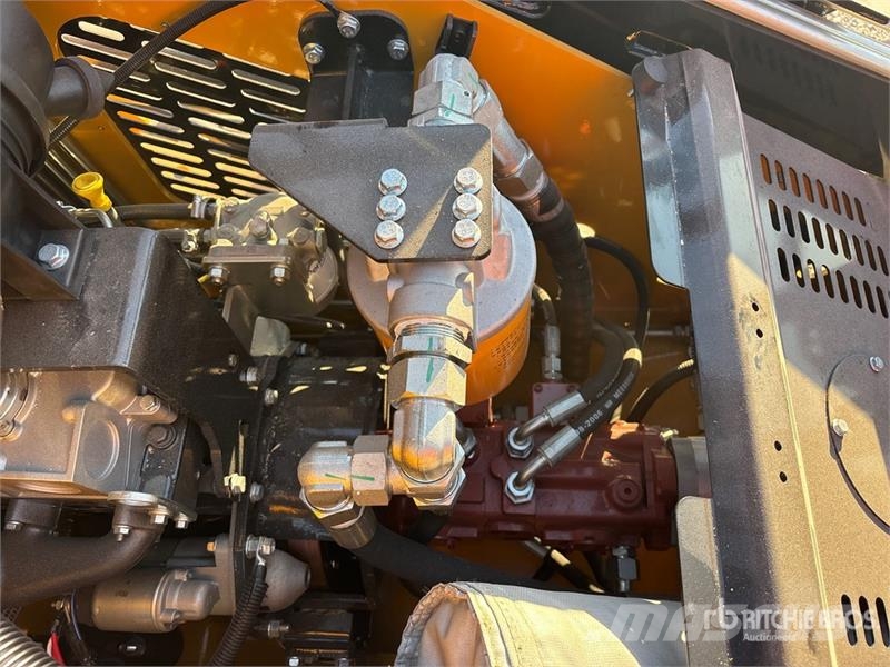 CFG KJT27 Mini Compact Track Loader (Unused) Skid steer loaders