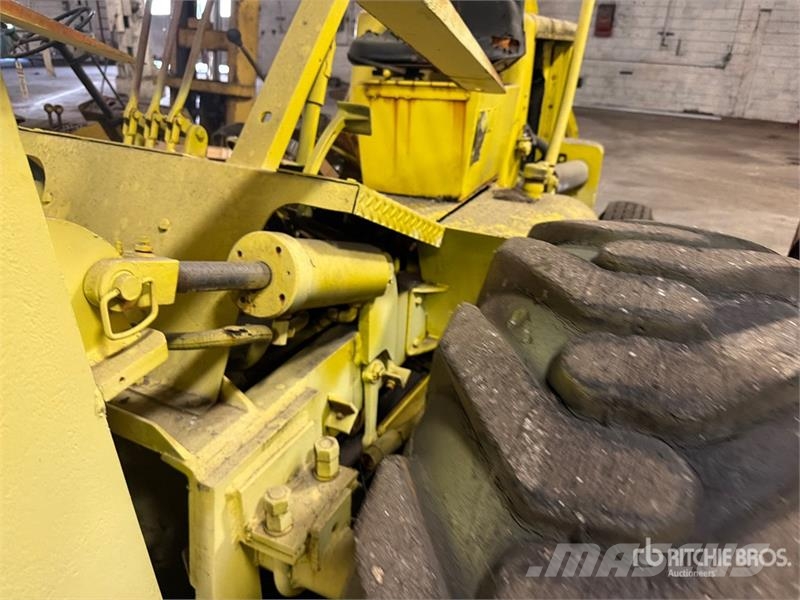  Champ 200 Pneumatic Tire Forklift Viličarji - drugo