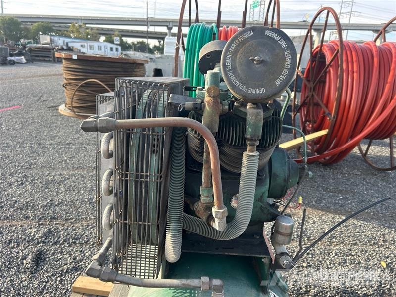 Champion HR10-12 Electric 120 gal Air Compressor Kompressorer