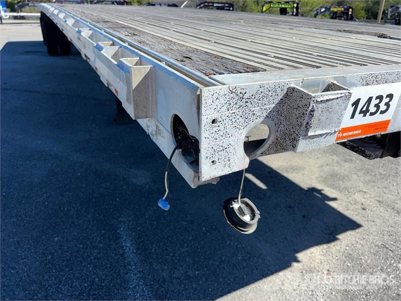 Chaparral 48 ft T/A Spread Axle Flatbed Trailer Plato/keson prikolice