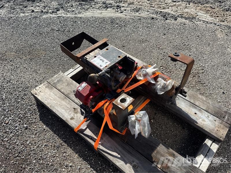  Chelsea Driveshaft Driven Gear Box w/2 PTOs Транспорт - Інші