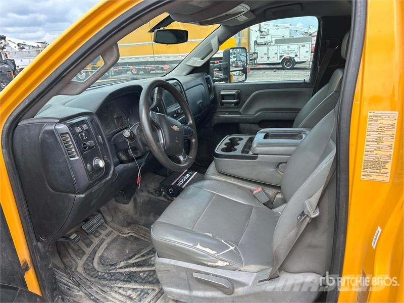  Cheverolet 3500HD 4x2 Flatbed Truck Madelautod
