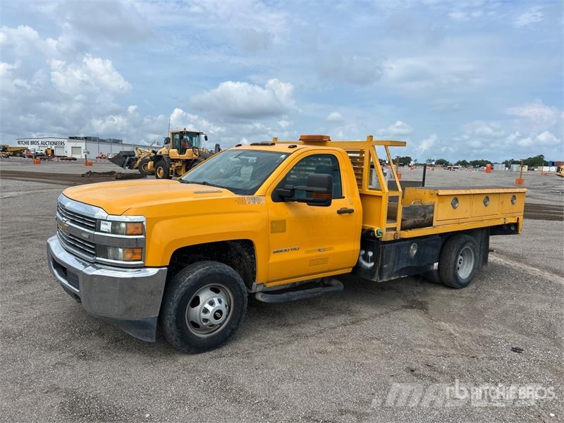  Cheverolet 3500HD 4x2 Flatbed Truck Madelautod