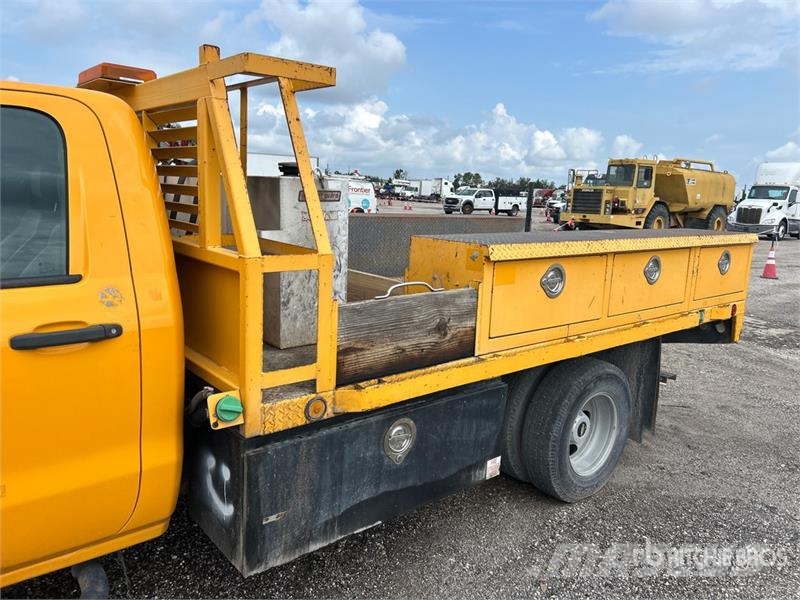  Cheverolet 3500HD 4x2 Flatbed Truck Madelautod