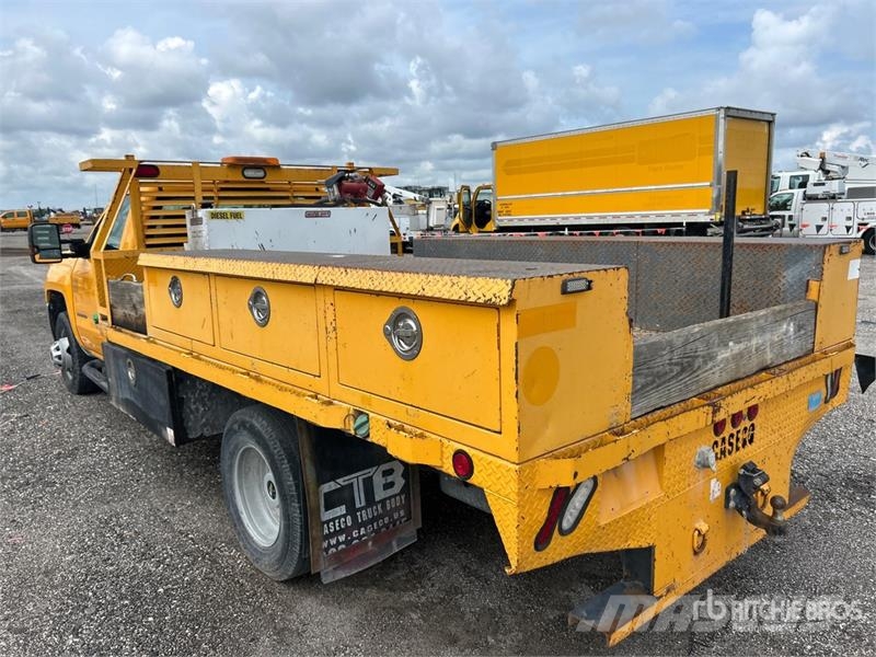  Cheverolet 3500HD 4x2 Flatbed Truck Madelautod