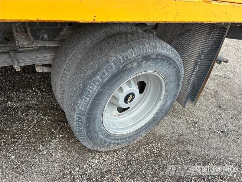  Cheverolet 3500HD 4x2 Flatbed Truck Madelautod