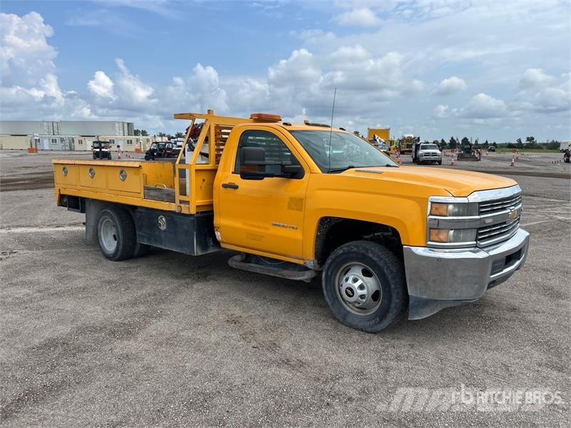  Cheverolet 3500HD 4x2 Flatbed Truck Madelautod