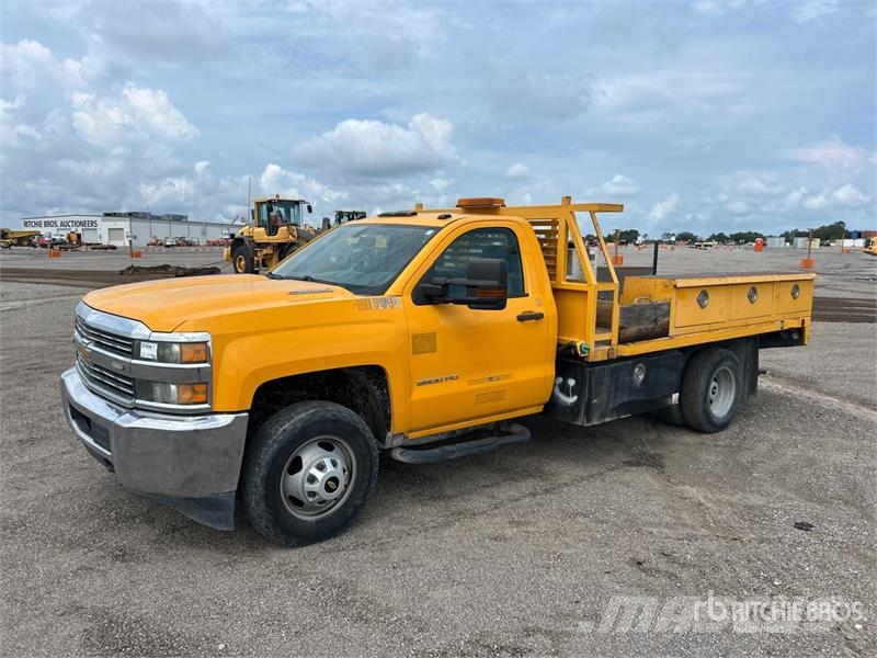  Cheverolet 3500HD 4x2 Flatbed Truck Madelautod
