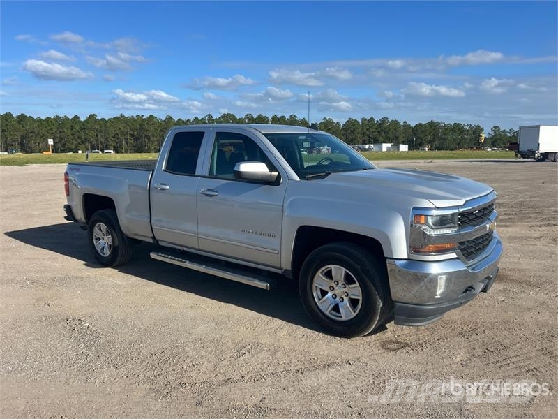 Cheverolet Silverado 1500 4x4 Extended Cab Pickup أخرى
