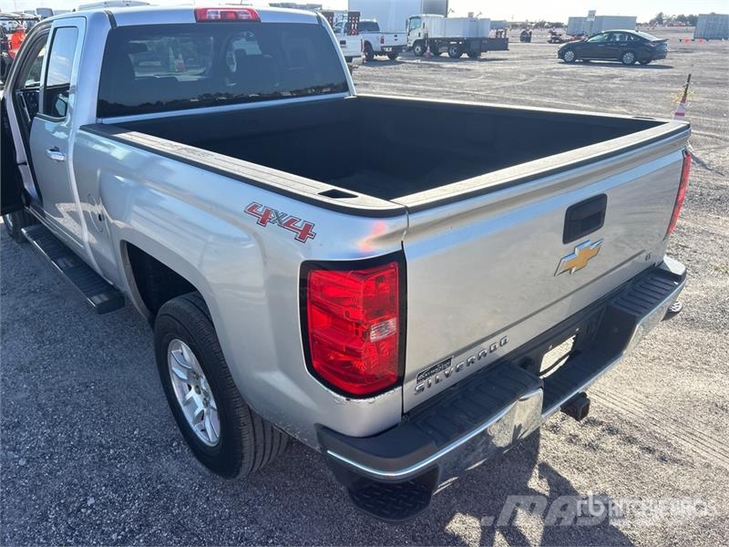  Cheverolet Silverado 1500 4x4 Extended Cab Pickup أخرى