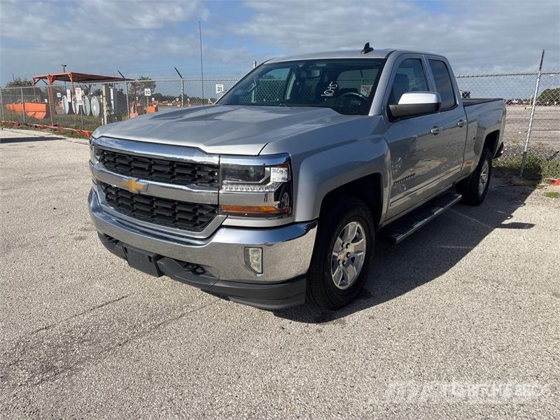  Cheverolet Silverado 1500 4x4 Extended Cab Pickup أخرى