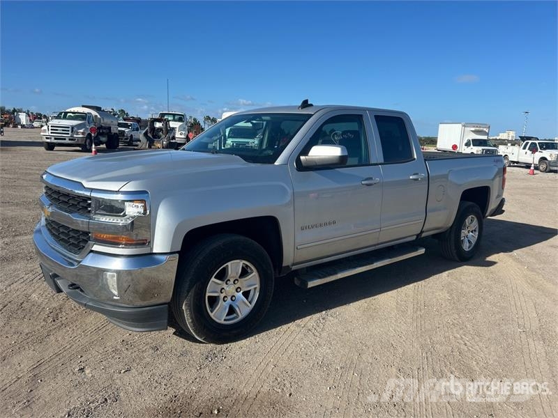  Cheverolet Silverado 1500 4x4 Extended Cab Pickup أخرى