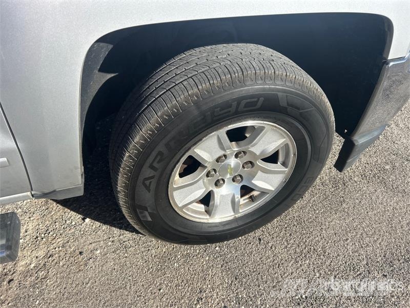  Cheverolet Silverado 1500 4x4 Extended Cab Pickup أخرى