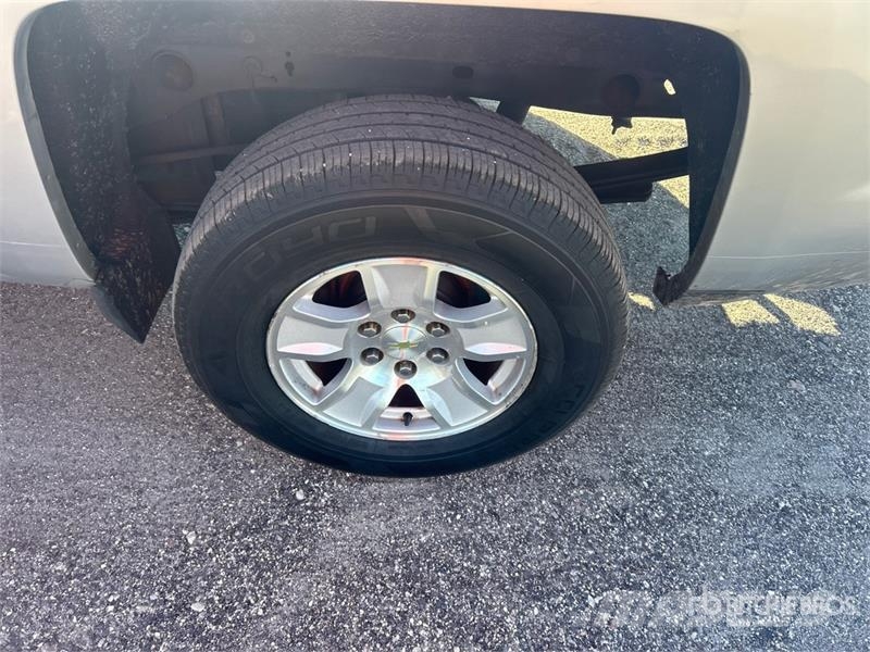  Cheverolet Silverado 1500 4x4 Extended Cab Pickup أخرى