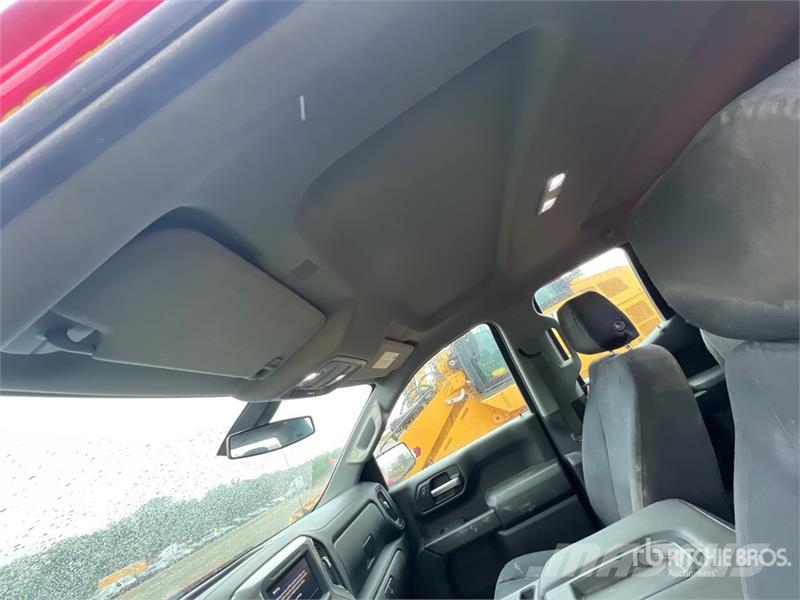 Chevrolet 1500 4x4 Crew Cab Pickup 其他