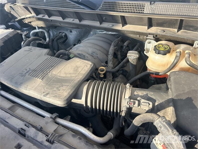 Chevrolet 1500 4x4 Crew Cab Pickup Autre fourgon / utilitaire