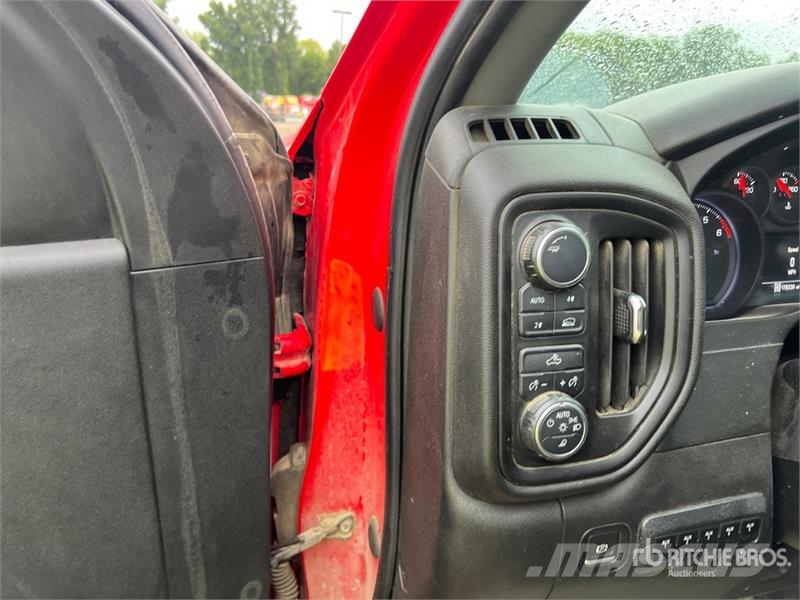 Chevrolet 1500 4x4 Crew Cab Pickup 其他