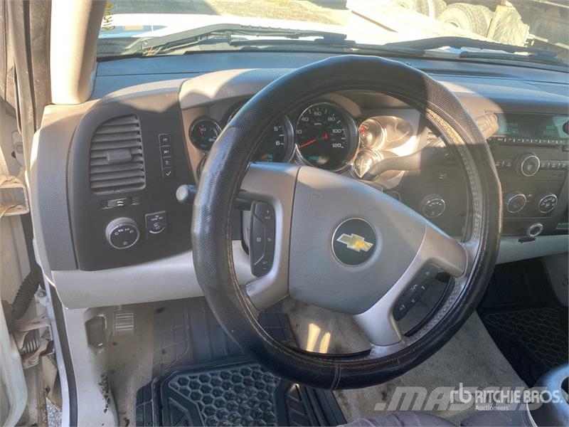 Chevrolet 1500 4x4 Crew Cab Pickup Drugi