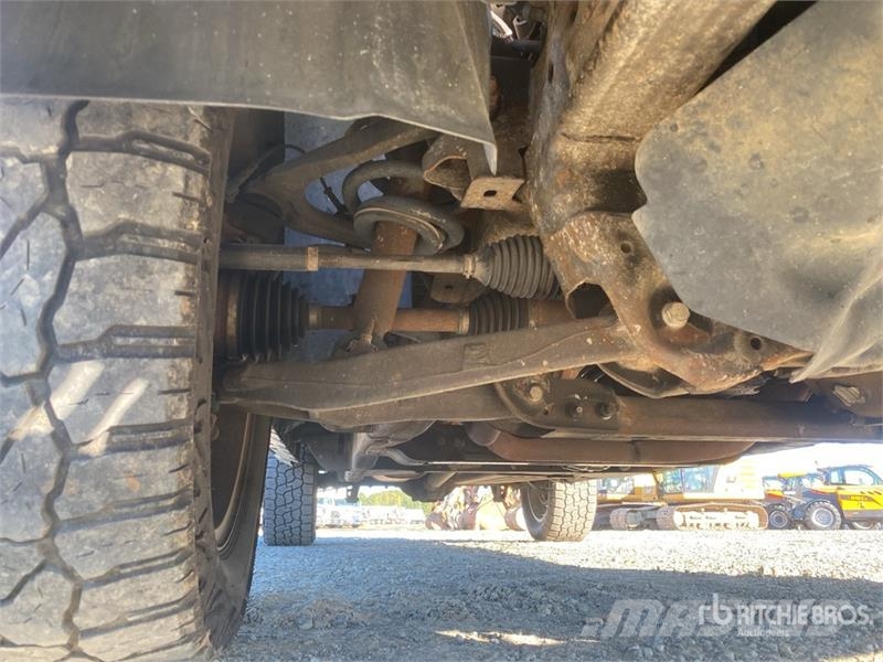 Chevrolet 1500 4x4 Crew Cab Pickup Drugi