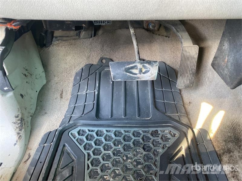 Chevrolet 1500 4x4 Crew Cab Pickup Drugi