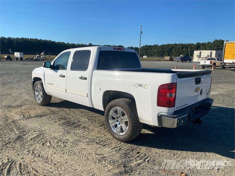 Chevrolet 1500 4x4 Crew Cab Pickup Drugi