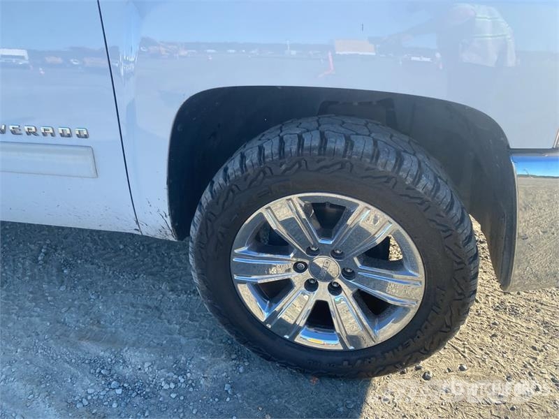 Chevrolet 1500 4x4 Crew Cab Pickup Drugi
