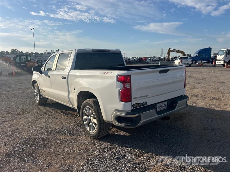 Chevrolet 1500 4x4 Crew Cab Pickup Autre fourgon / utilitaire