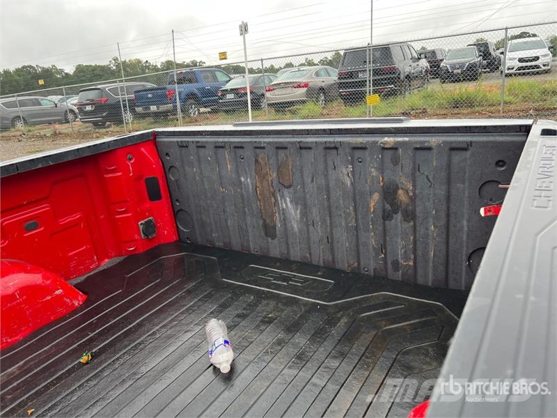Chevrolet 1500 4x4 Crew Cab Pickup 其他