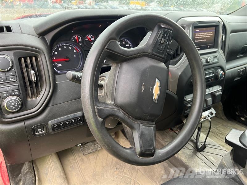 Chevrolet 1500 4x4 Crew Cab Pickup 其他