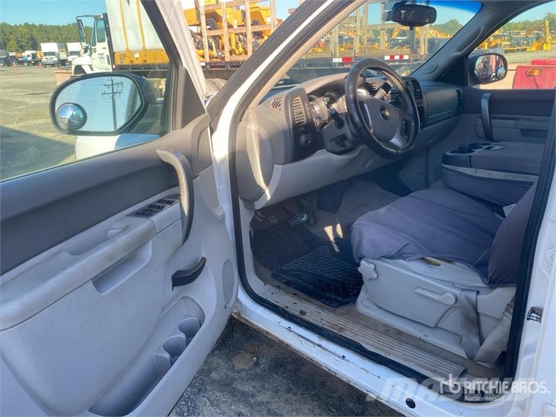 Chevrolet 1500 4x4 Crew Cab Pickup Drugi