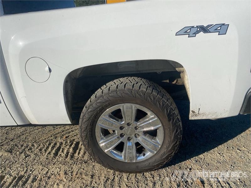 Chevrolet 1500 4x4 Crew Cab Pickup Drugi