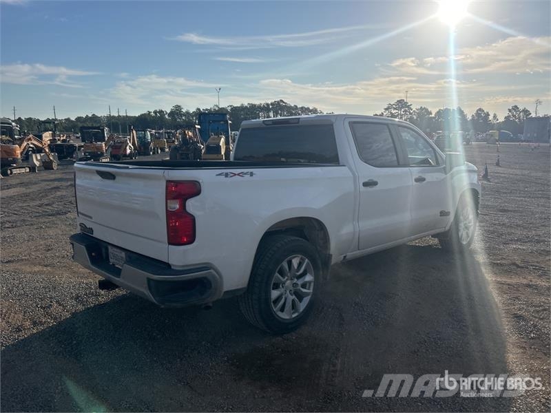 Chevrolet 1500 4x4 Crew Cab Pickup Autre fourgon / utilitaire