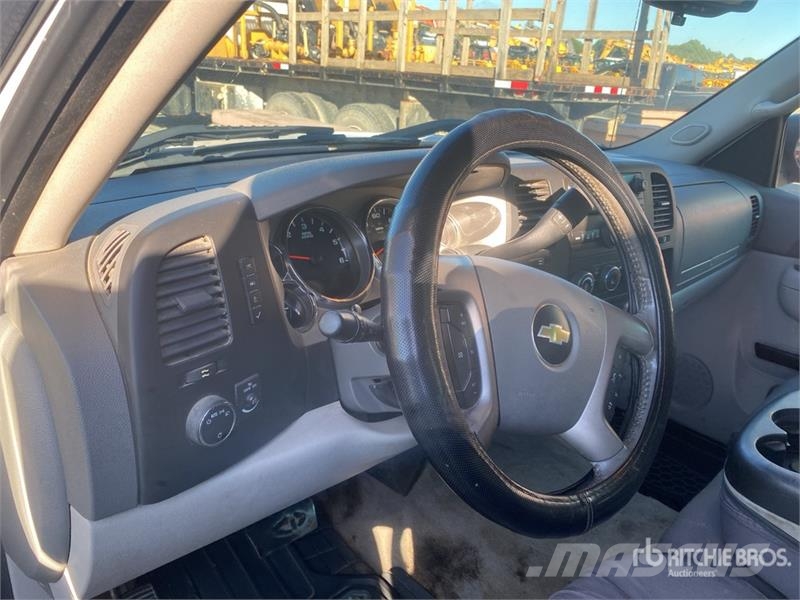 Chevrolet 1500 4x4 Crew Cab Pickup Drugi