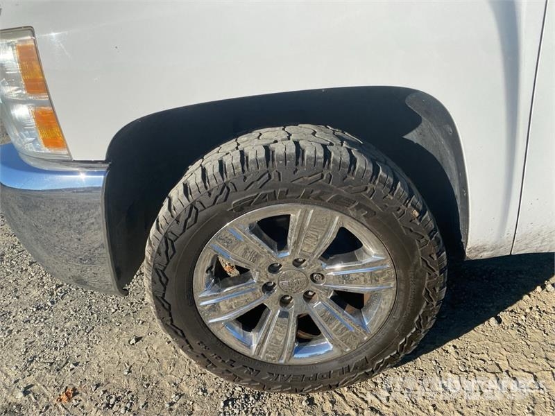 Chevrolet 1500 4x4 Crew Cab Pickup Drugi