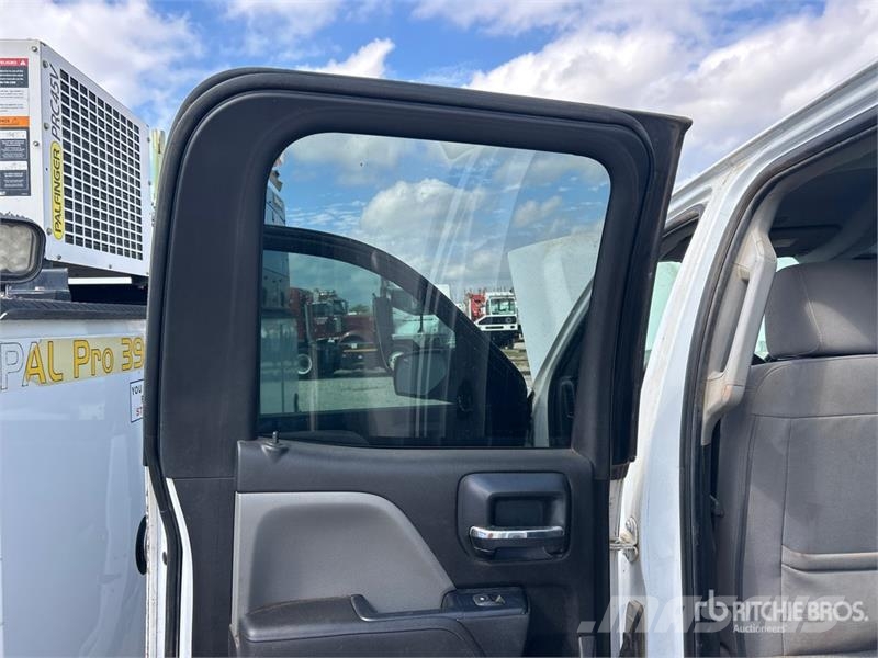 Chevrolet 1500 4x4 Dual Cab Pickup (Inoperable) Andre varebiler