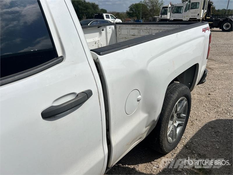 Chevrolet 1500 4x4 Dual Cab Pickup (Inoperable) Andre varebiler