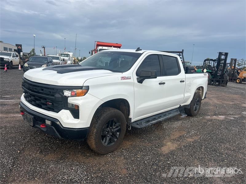 Chevrolet 1500 Z71 4x4 Crew Cab Pickup Прочие фургоны