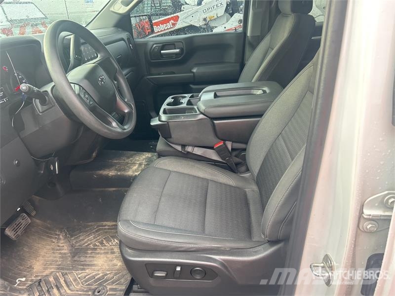 Chevrolet 1500 Z71 4x4 Crew Cab Pickup Прочие фургоны