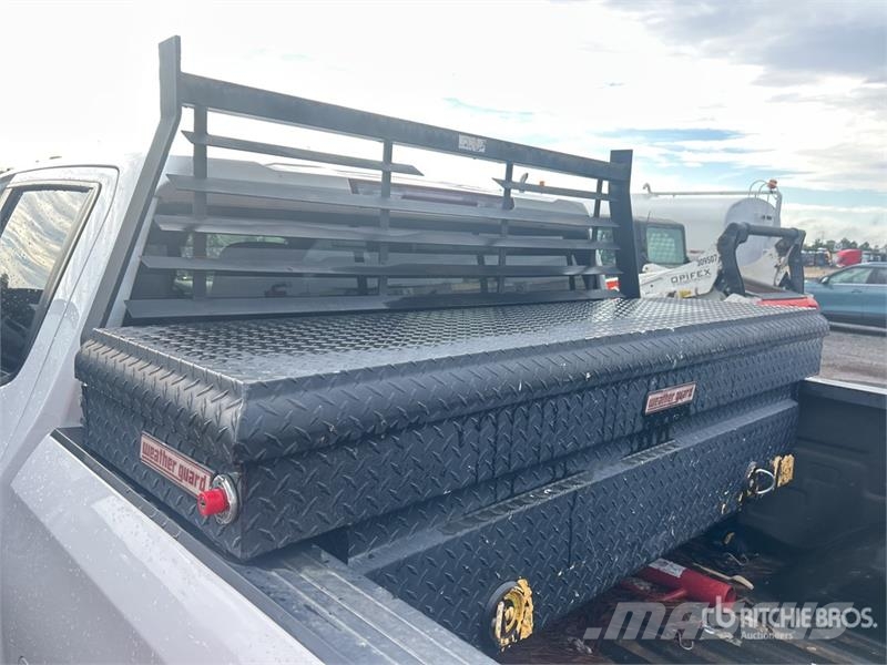 Chevrolet 1500 Z71 4x4 Crew Cab Pickup Прочие фургоны