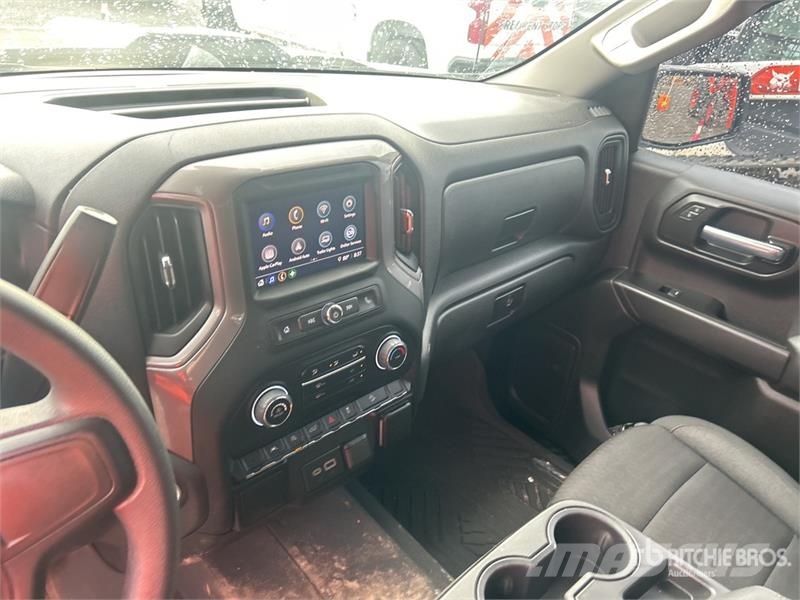 Chevrolet 1500 Z71 4x4 Crew Cab Pickup Прочие фургоны
