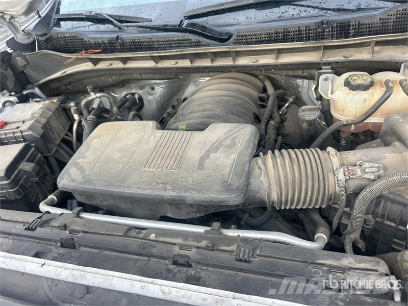 Chevrolet 1500 Z71 4x4 Crew Cab Pickup Прочие фургоны