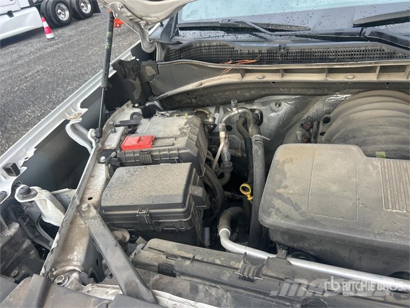 Chevrolet 1500 Z71 4x4 Crew Cab Pickup Прочие фургоны