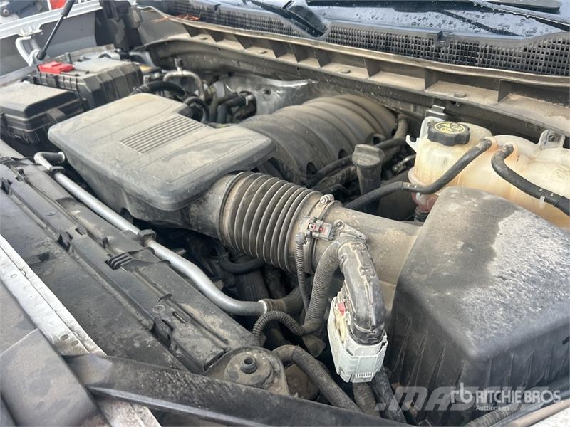 Chevrolet 1500 Z71 4x4 Crew Cab Pickup Прочие фургоны